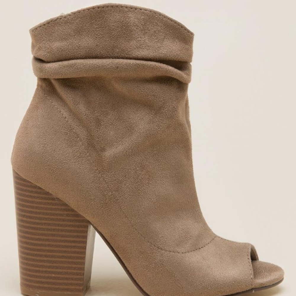 ROUCHED PEEP TOE BOOTIE